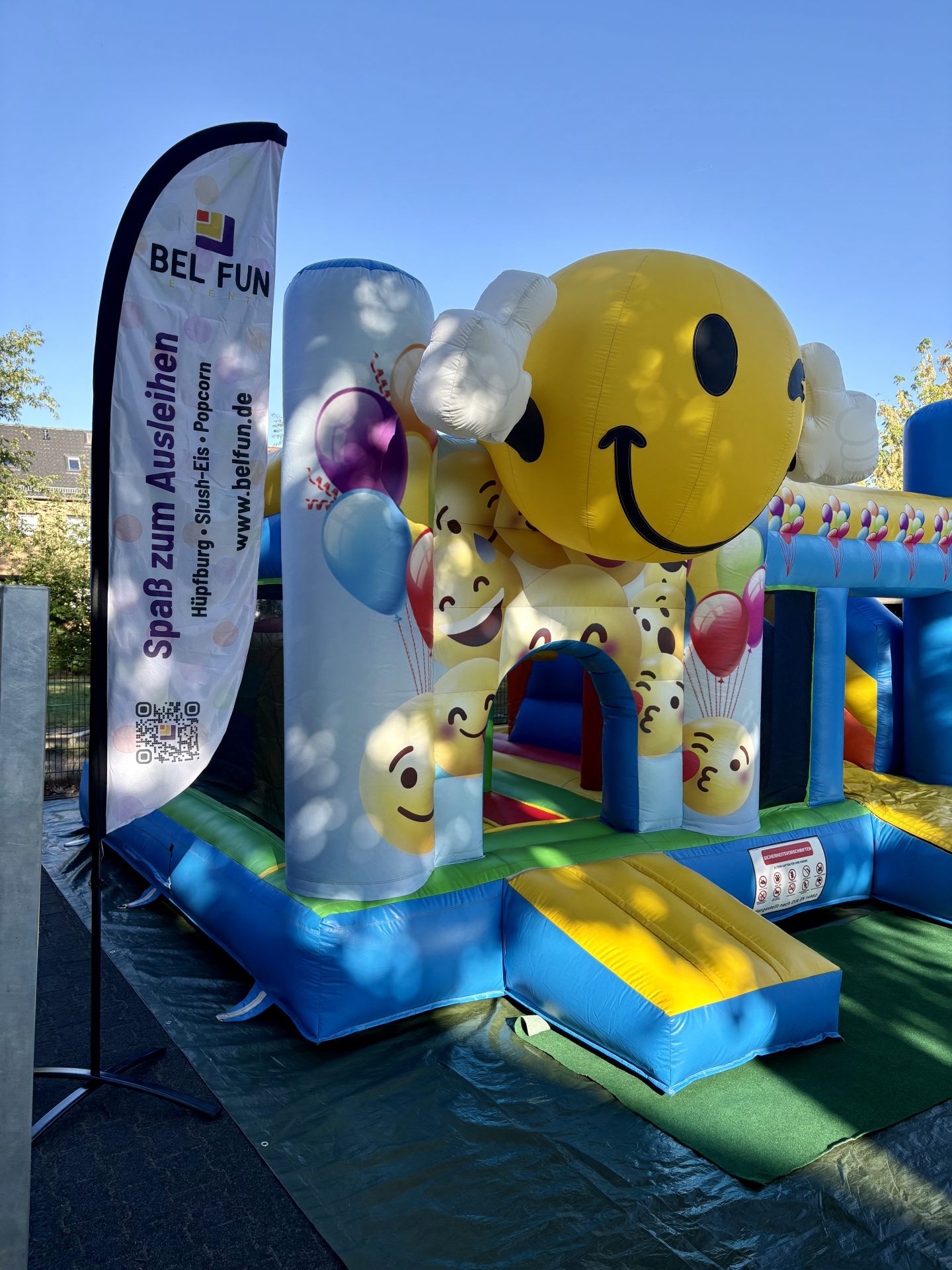 Smiley Hüpfburg